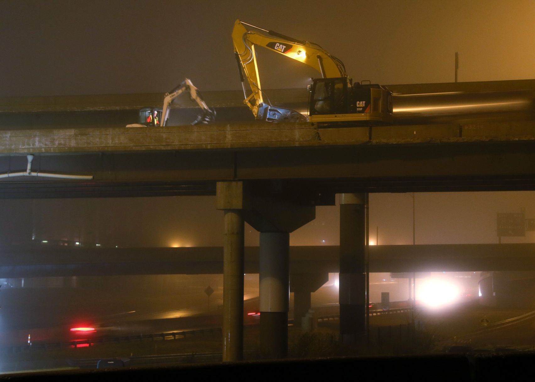 Poplar Street Bridge construction